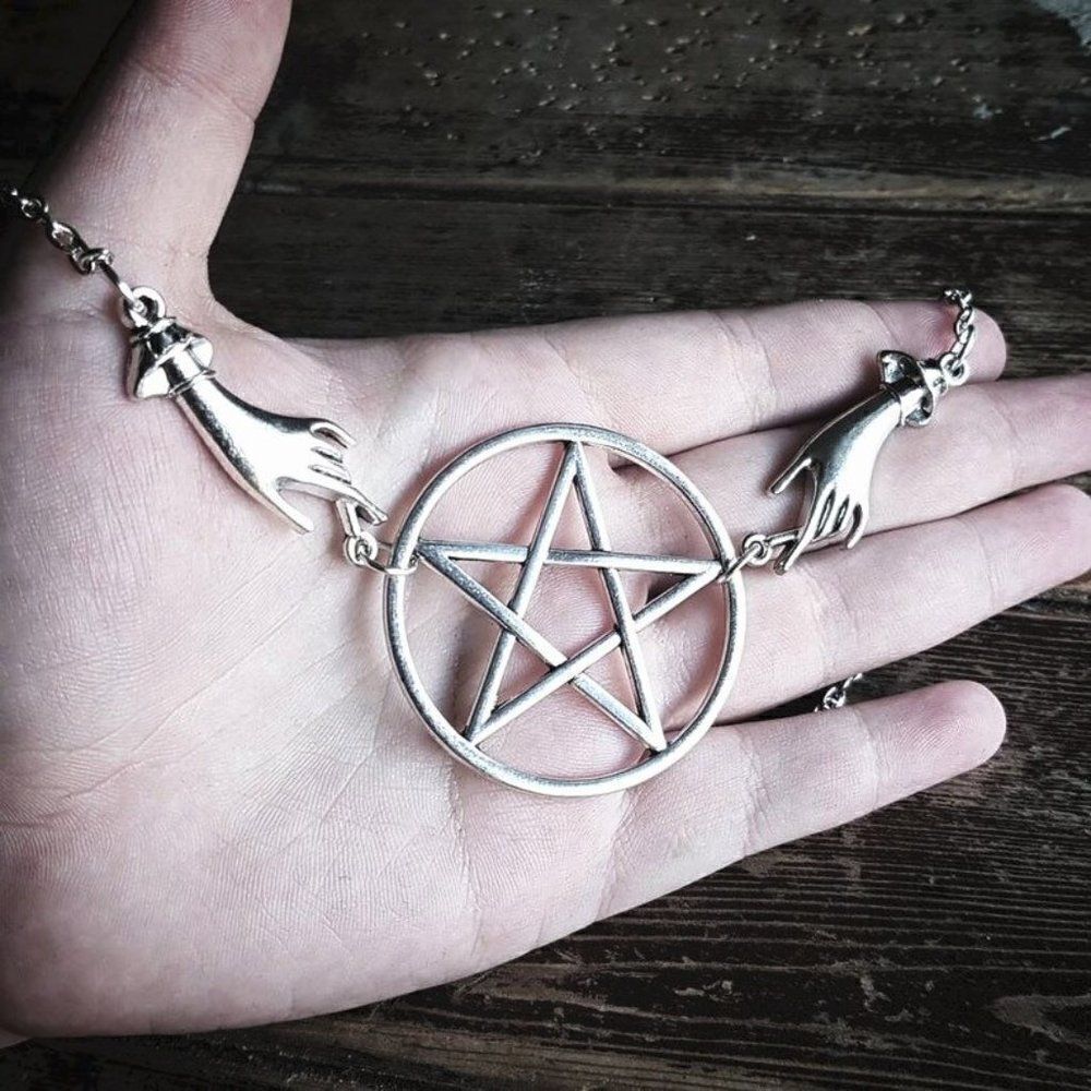 Large Silver Pentagram Collar Necklace - Picture 4 of 6